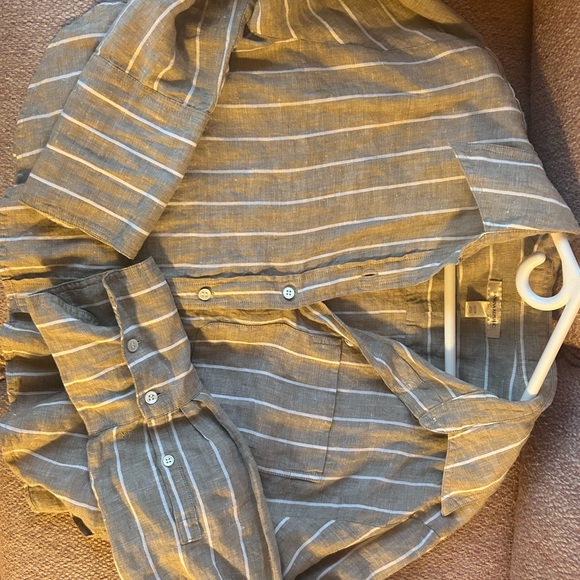Banana Republic linen cropped shirt extra small worn once - Picture 3 of 5